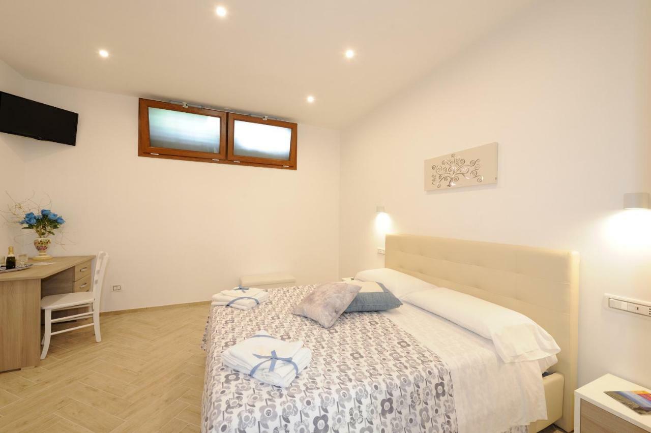Mon Reve Apartment อาเจโรลา ภายนอก รูปภาพ