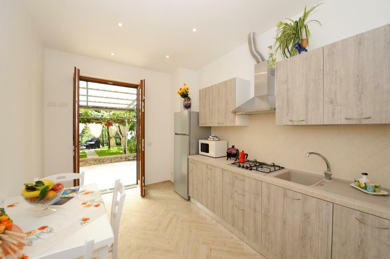 Mon Reve Apartment อาเจโรลา ภายนอก รูปภาพ