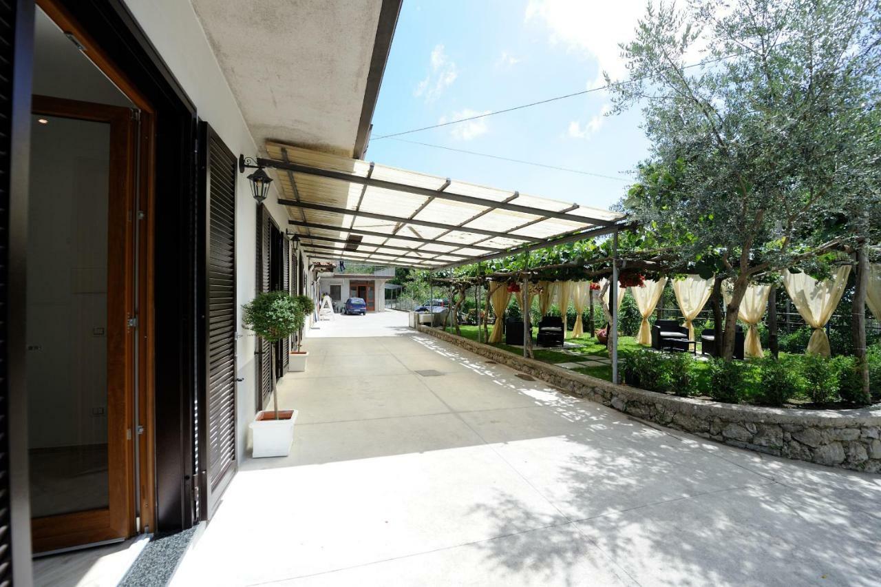 Mon Reve Apartment อาเจโรลา ภายนอก รูปภาพ